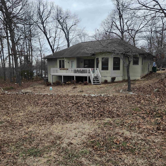 view of front facade featuring a deck