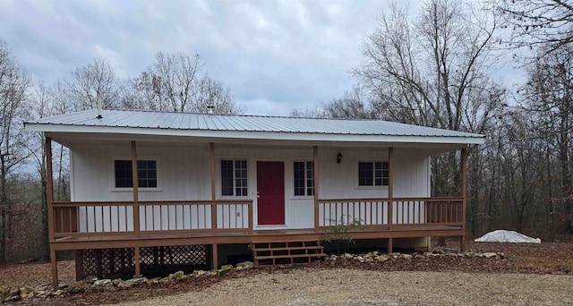 view of front of property with covered porch