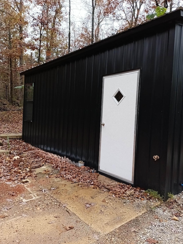 view of outbuilding