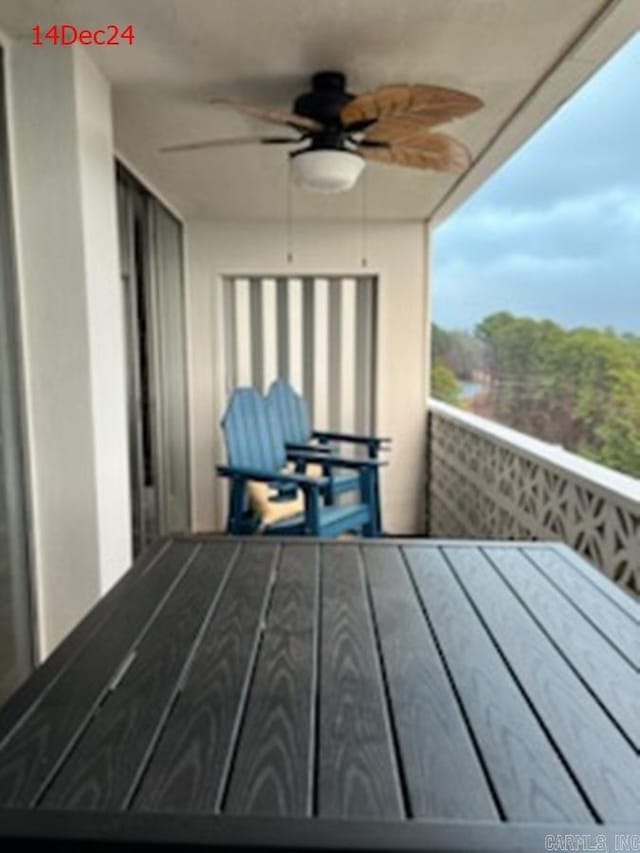 balcony with ceiling fan