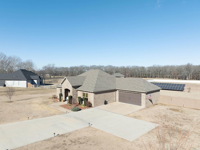 view of front facade featuring a garage