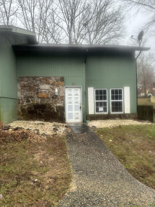 view of entrance to property