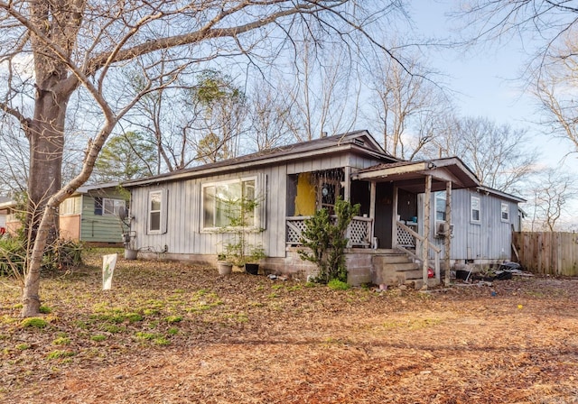 view of front of house featuring covered porch