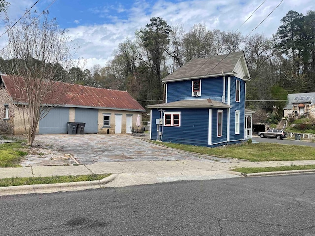 view of front property