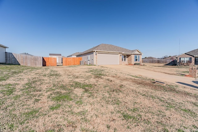 view of yard with a garage