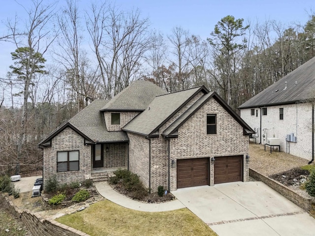 view of front facade featuring a garage