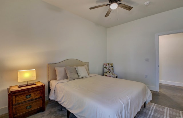 bedroom with ceiling fan