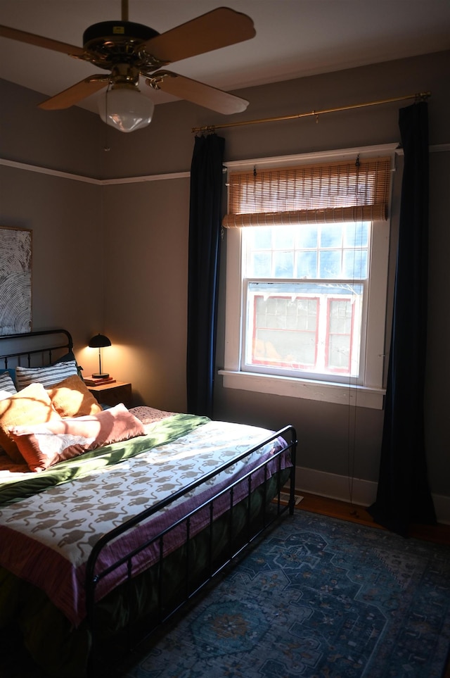 bedroom with ceiling fan