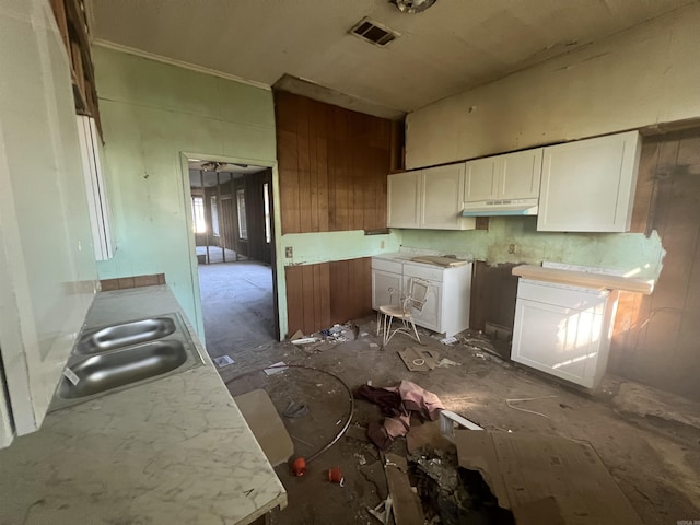 miscellaneous room with sink