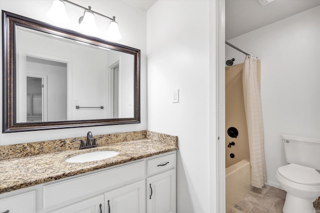 full bathroom featuring shower / bath combo with shower curtain, vanity, and toilet