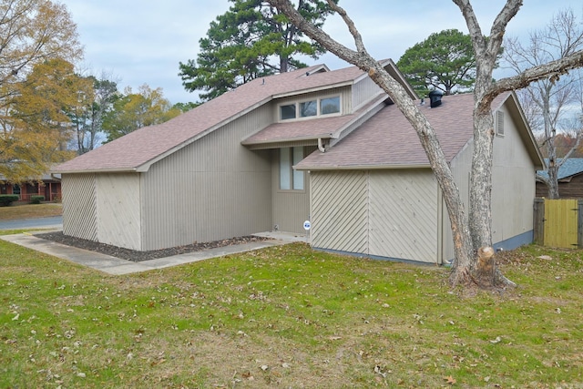 exterior space featuring a lawn