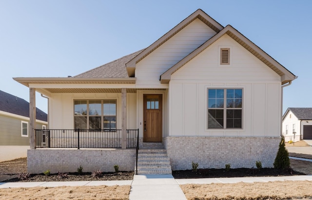 view of front of property with covered porch