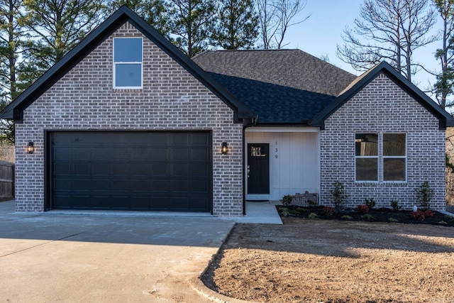 view of front facade featuring a garage