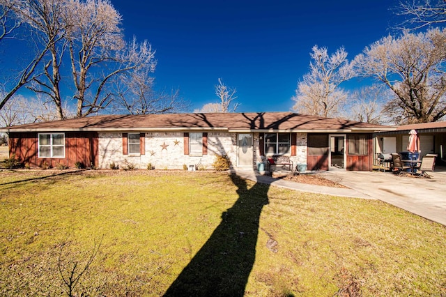 view of front of home with a front yard