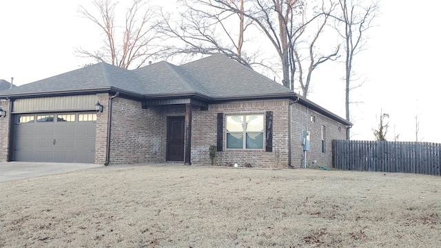 view of front facade featuring a garage