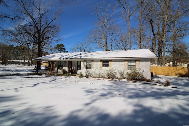 view of front of property