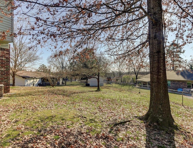 view of yard with a shed