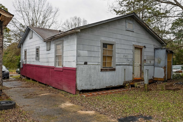 view of side of property