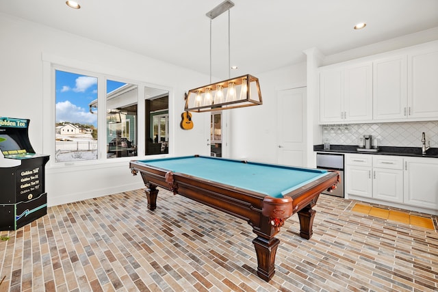 recreation room featuring sink and billiards