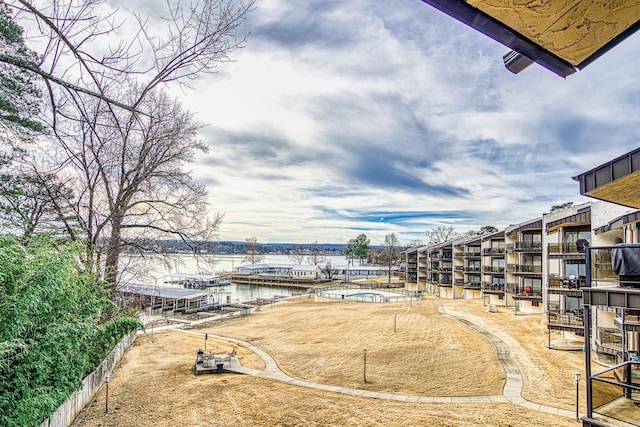 view of yard featuring a water view