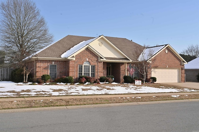 view of front property featuring a garage