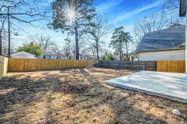 view of yard featuring a patio