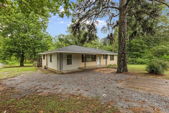 view of front of property