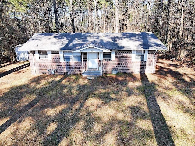 view of front of home with a front yard