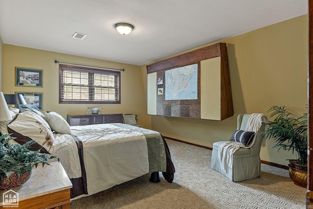 bedroom featuring carpet floors