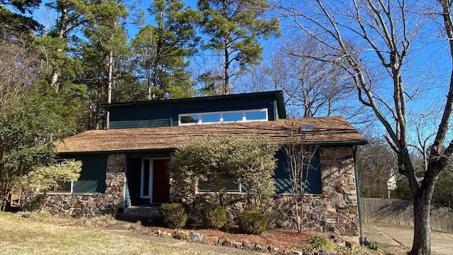 view of front of property