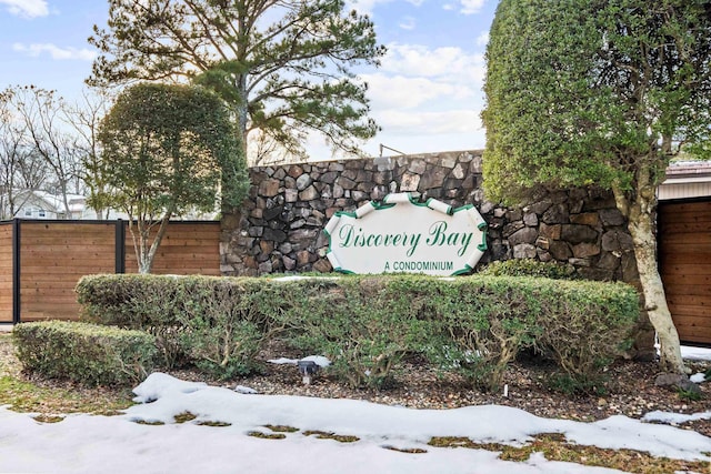 view of community / neighborhood sign