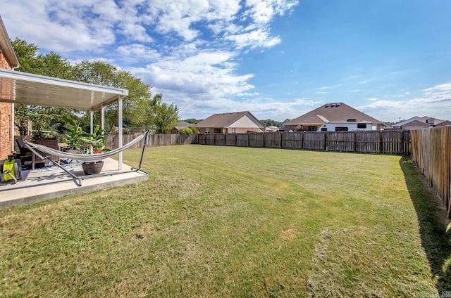 view of yard featuring a patio