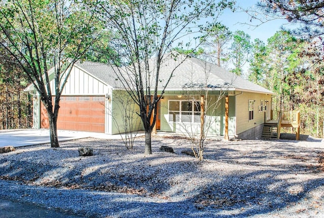 view of front of home featuring a garage