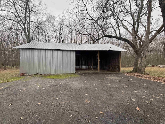 view of outdoor structure