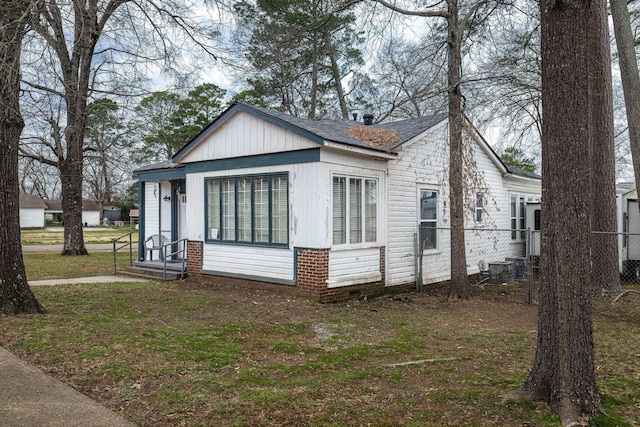 exterior space featuring a lawn