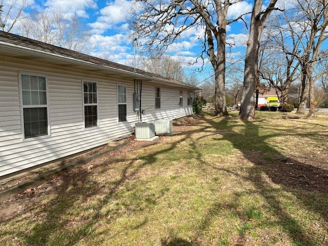 view of yard with cooling unit