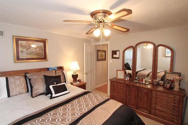 bedroom with ceiling fan