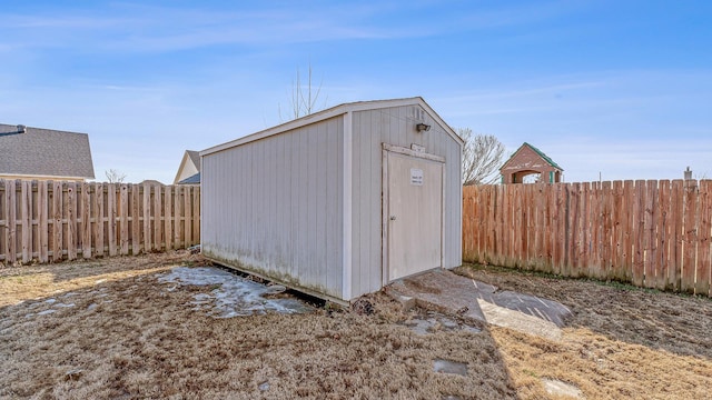 view of outbuilding