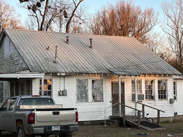 view of front of property