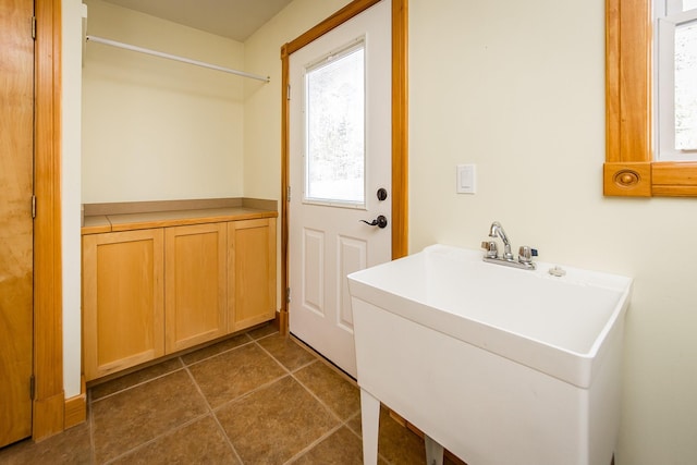 bathroom with sink