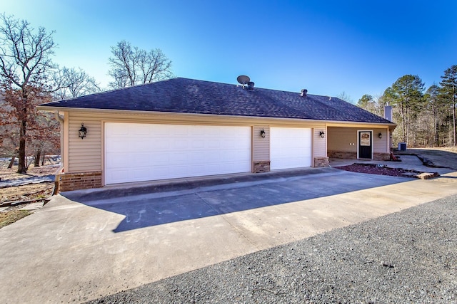 view of front facade featuring a garage