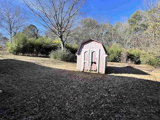 view of outbuilding