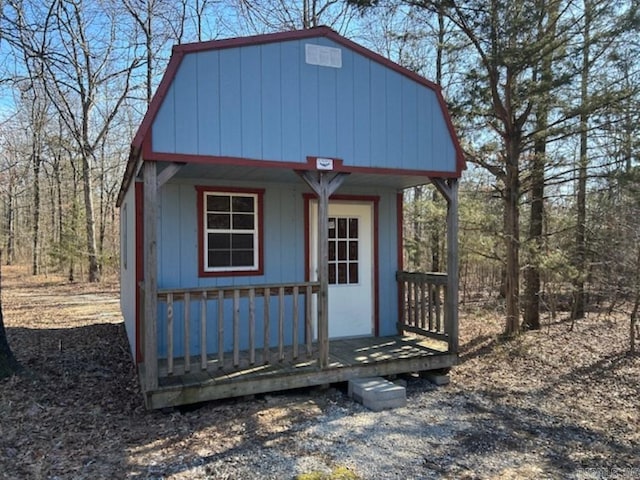 view of outbuilding