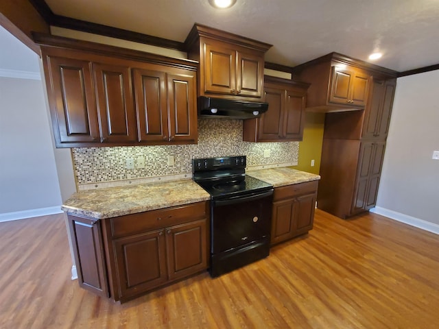 kitchen featuring backsplash, black electric range oven, crown molding, and light wood-type flooring