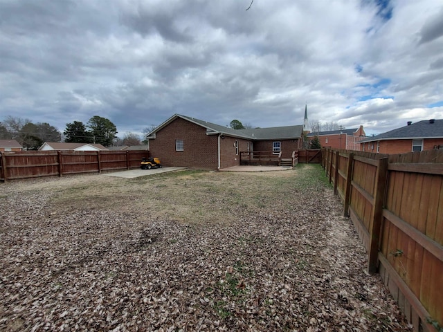 view of yard with a patio area