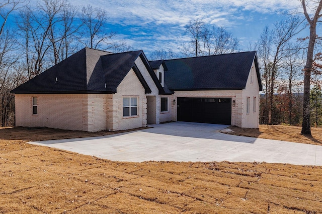 view of front facade featuring a garage