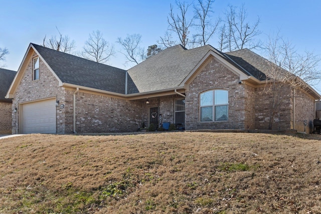 view of front of property with a front yard