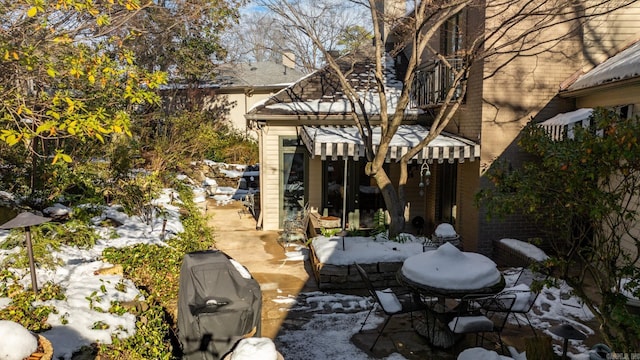 view of yard with a patio area