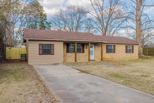 ranch-style house with a front yard