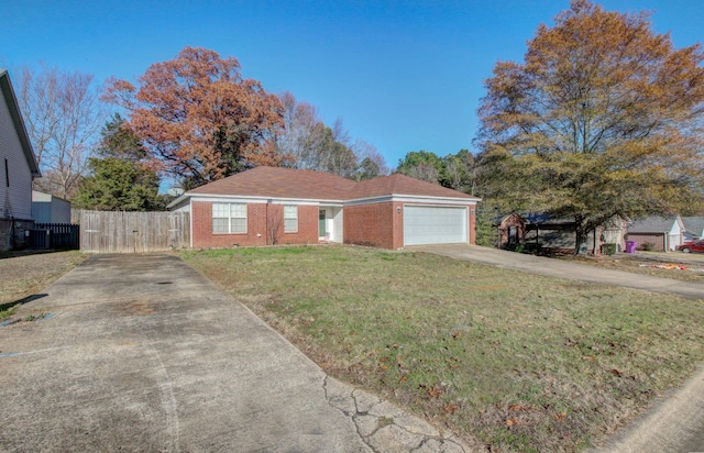 view of front of home featuring a front lawn